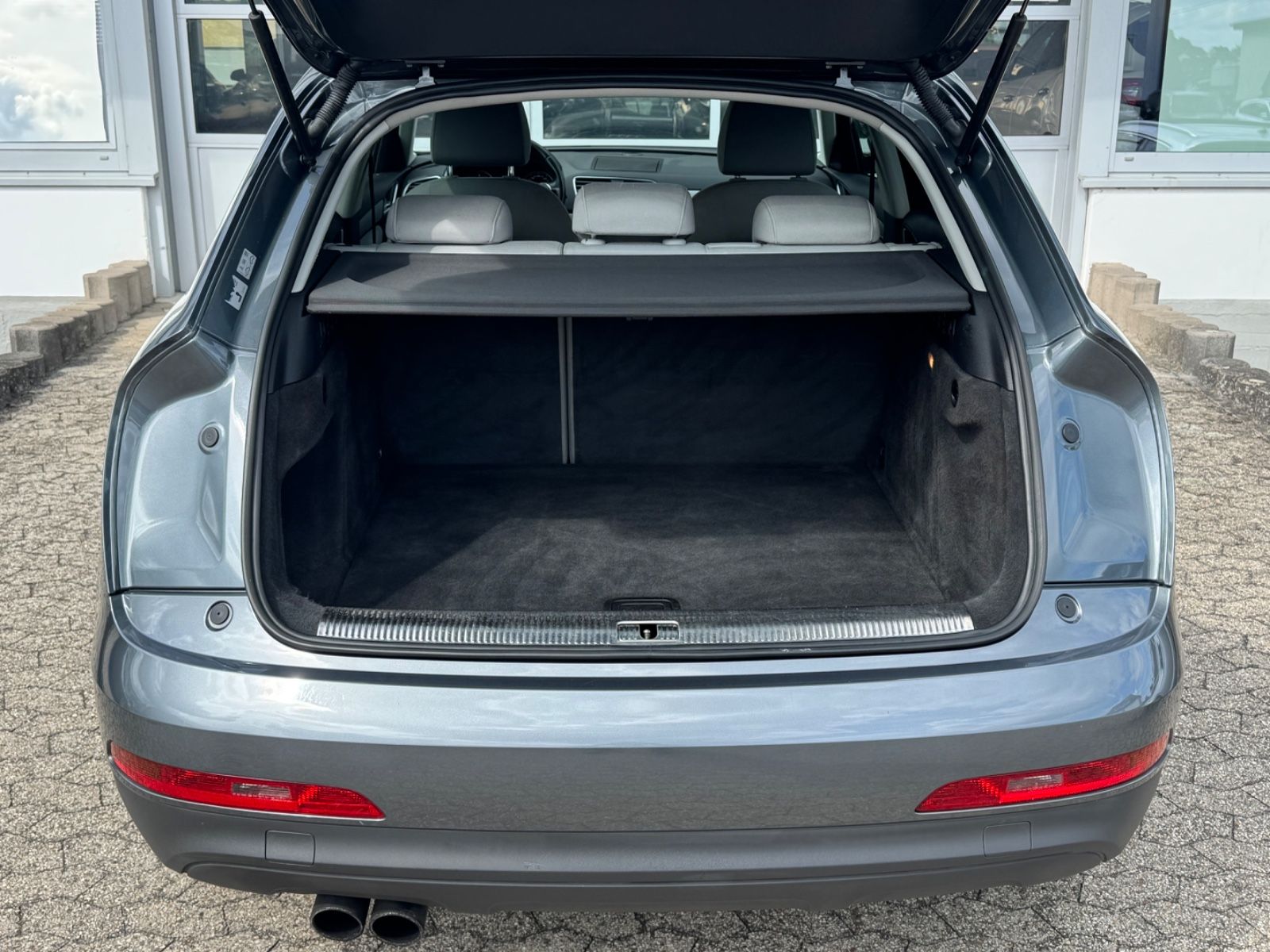 Fahrzeugabbildung Audi Q3 2.0 TDI quattro S-Tronic/SHZ/ALU/TÜV-NEU/