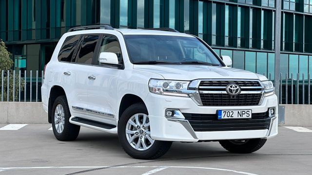 Toyota Land Cruiser 200 Petrol V8 4.6 EU registration!