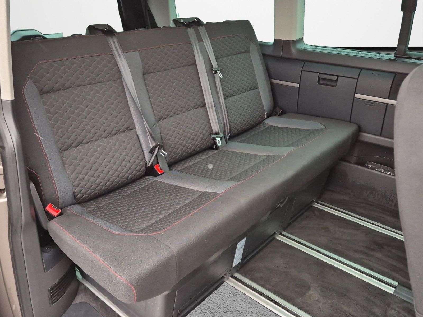 Fahrzeugabbildung Volkswagen T6 2.0 TDI COMFORT DSG AHK LED KAM STHZ WINTERR