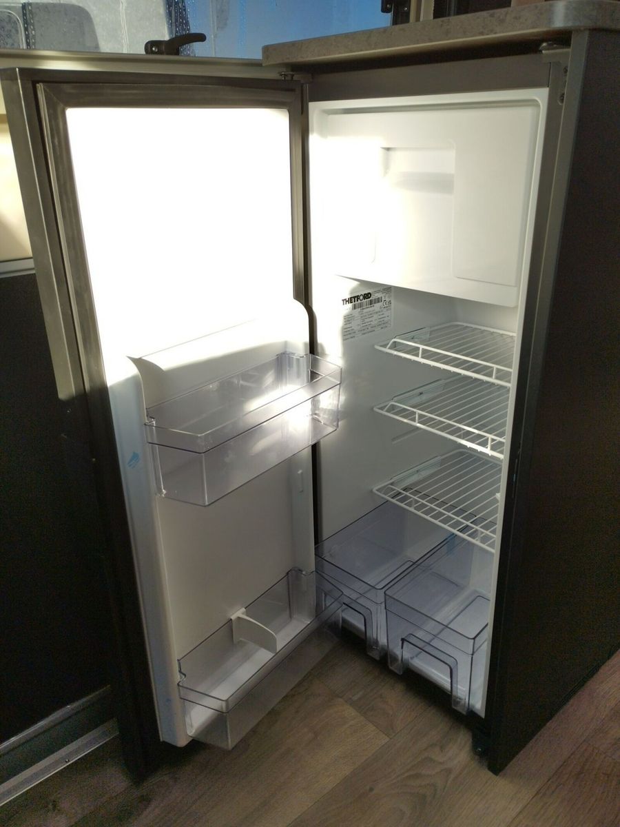 Fahrzeugabbildung Sunlight Adventure Cliff 640 Automatik, Dörr Edition, LTE