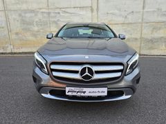 MERCEDES-BENZ GLA 200 1,6 Benzin Navi Automatik 80Tkm TÜV01/28