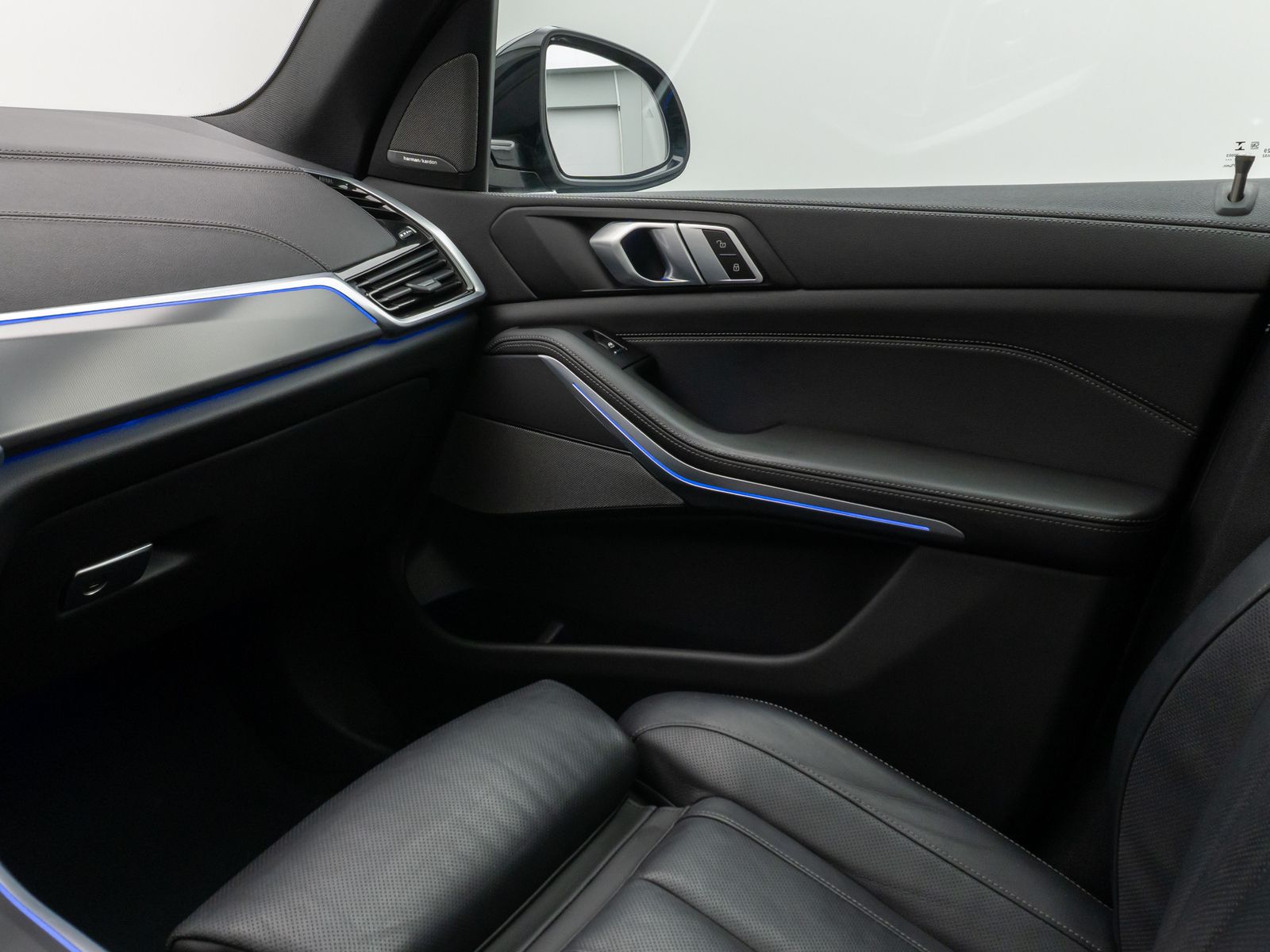 Fahrzeugabbildung BMW X5 M50i Panorama 360° Laser HUD H/K Individual