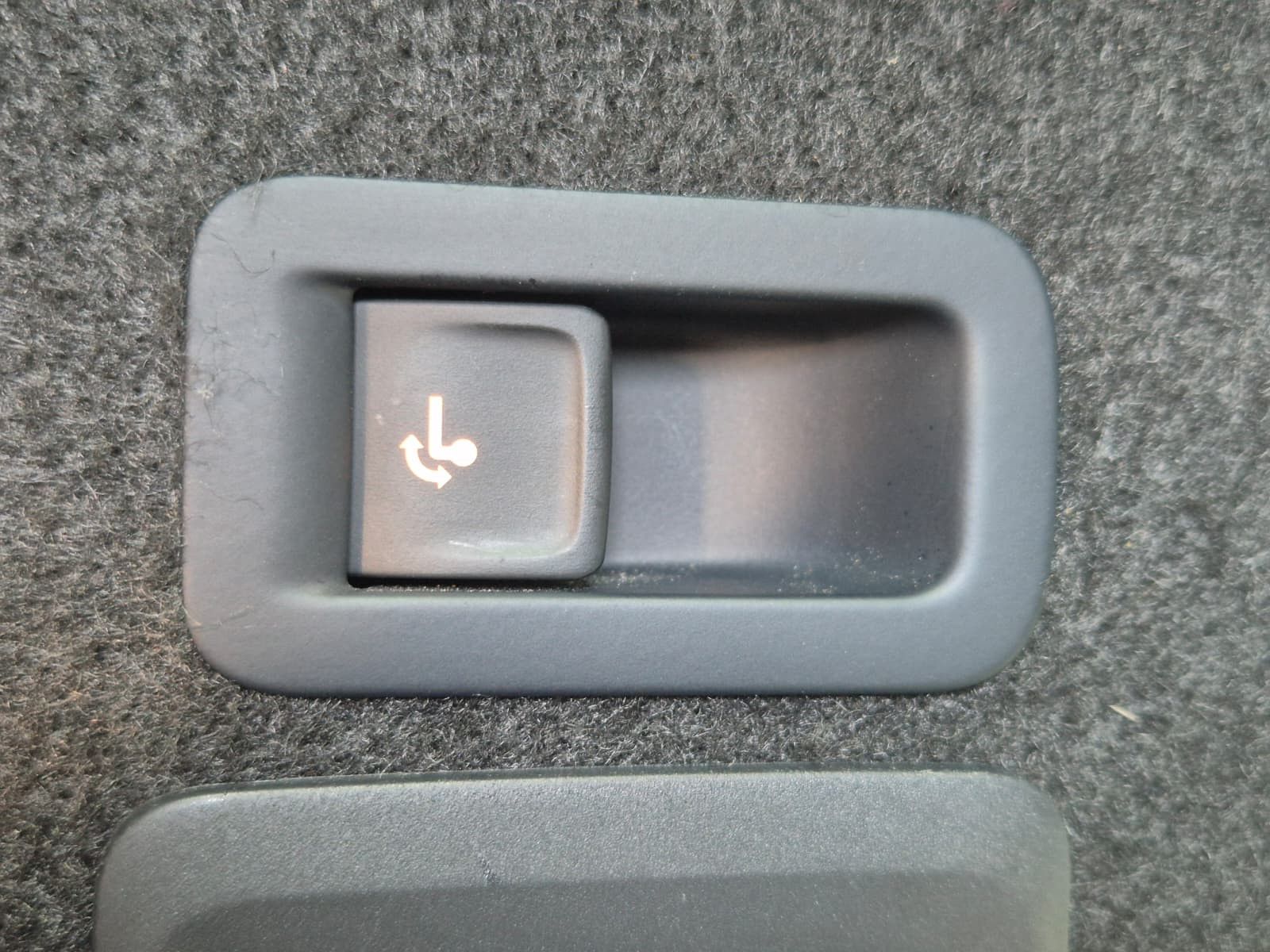 Fahrzeugabbildung CUPRA Leon 2.0 TDI DSG AHK*DYNAMICA*EDGE*LED*5JGARANT.