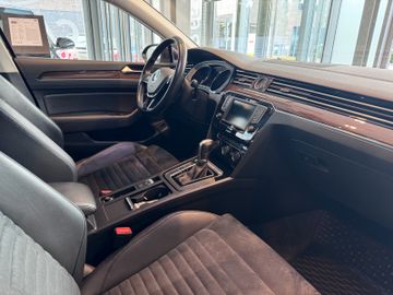Volkswagen Passat Variant - 11