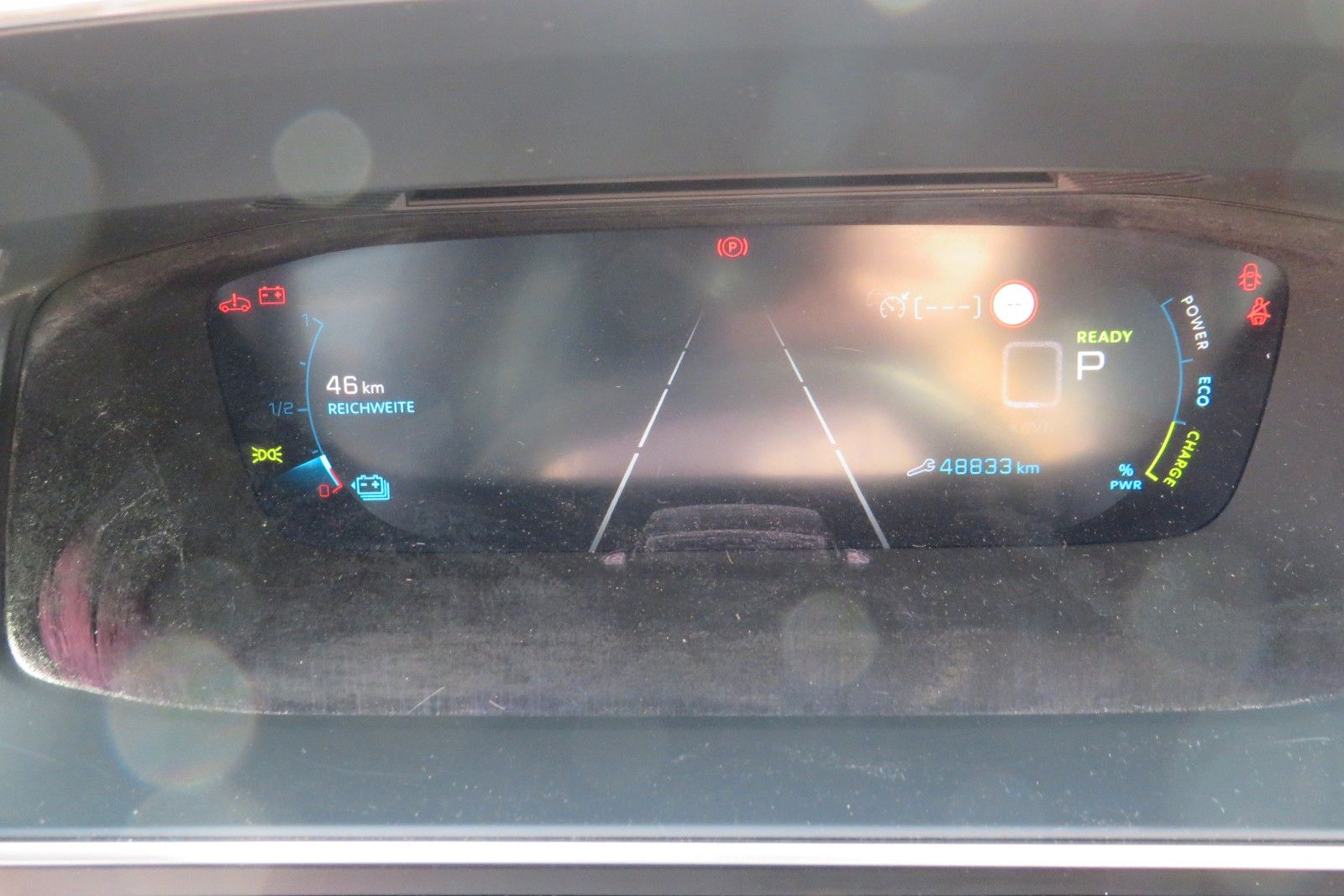 Fahrzeugabbildung Peugeot 2008 e- ALLURE NAVI APP LED SITZH. KAMERA PDC