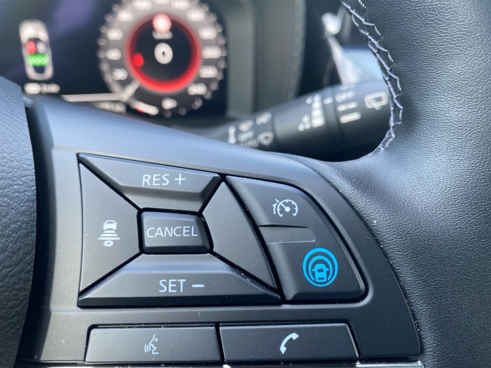 Fahrzeugabbildung Nissan Juke 1.6 Automatik Hybrid Tekna *Bose*360'*19Z*
