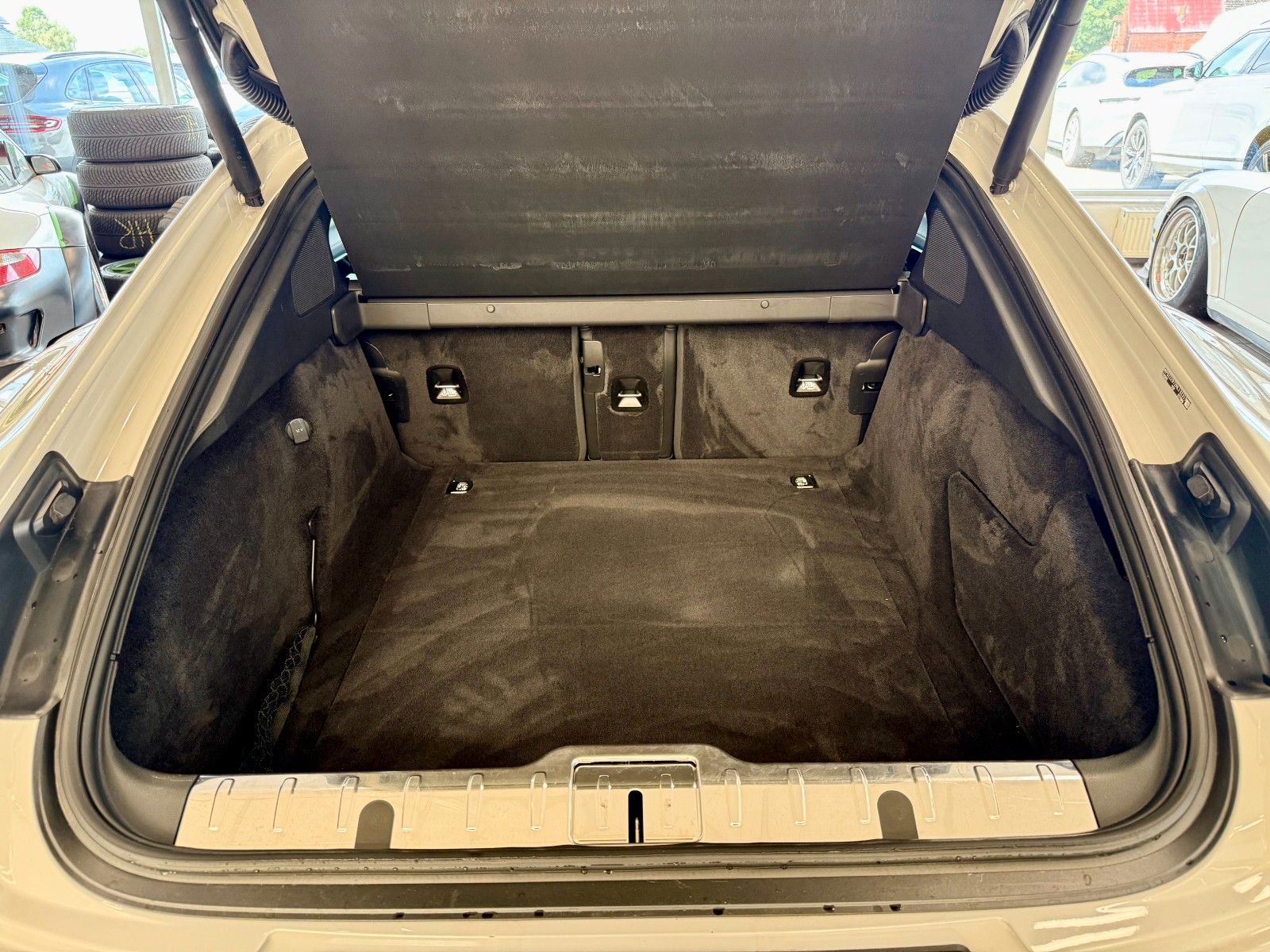 Fahrzeugabbildung Porsche Panamera 4S E-Hybrid HeadUP/ACC/Sportabgasanlage