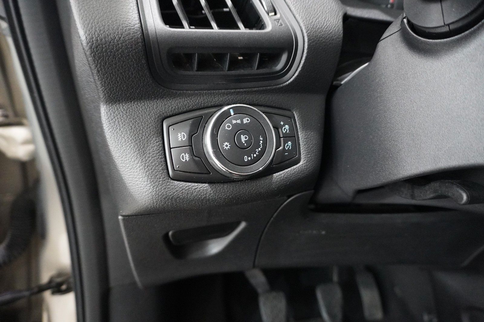 Fahrzeugabbildung Ford B-Max 1.0 TREND KLIMA/PDC/NEBEL/USB/AHK