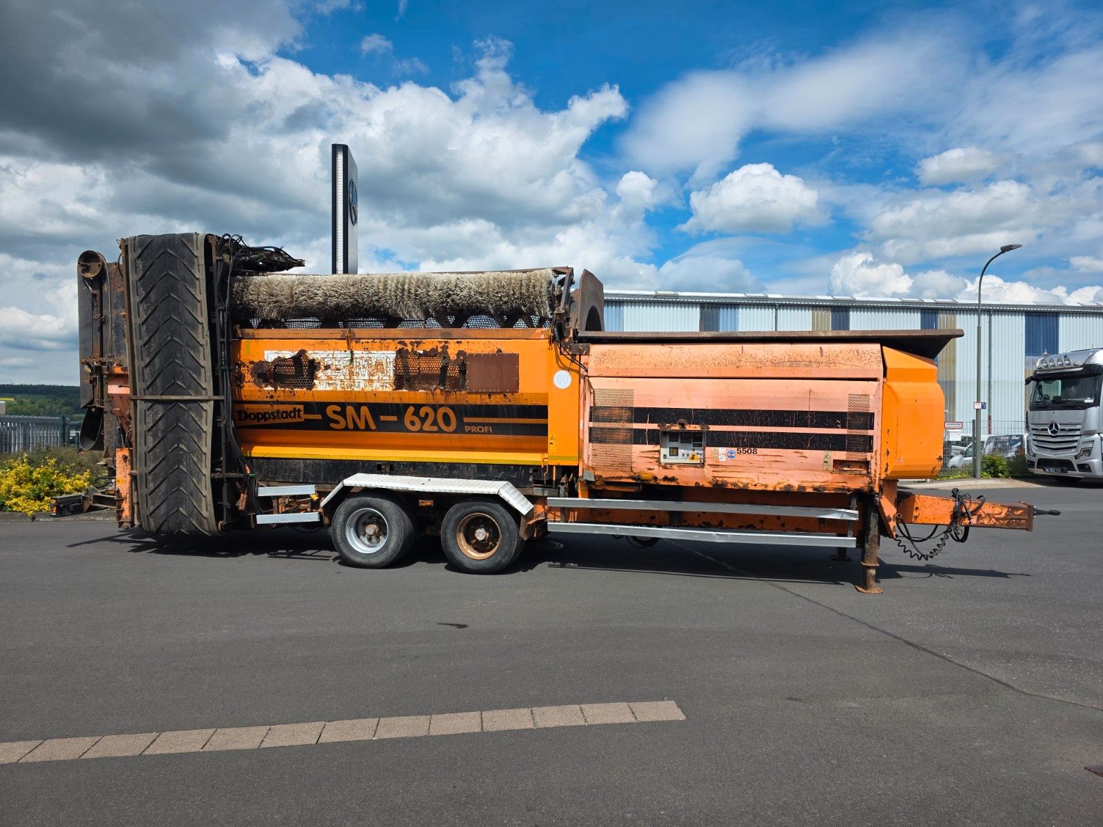 Fahrzeugabbildung Andere Doppstadt SM 620 Profi / 15.320h / 2005