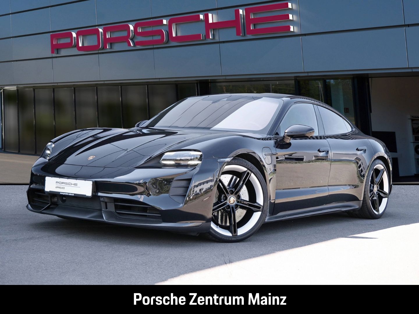 Porsche Taycan Turbo S InnoDrive PCCB PDCC LED-Matrix