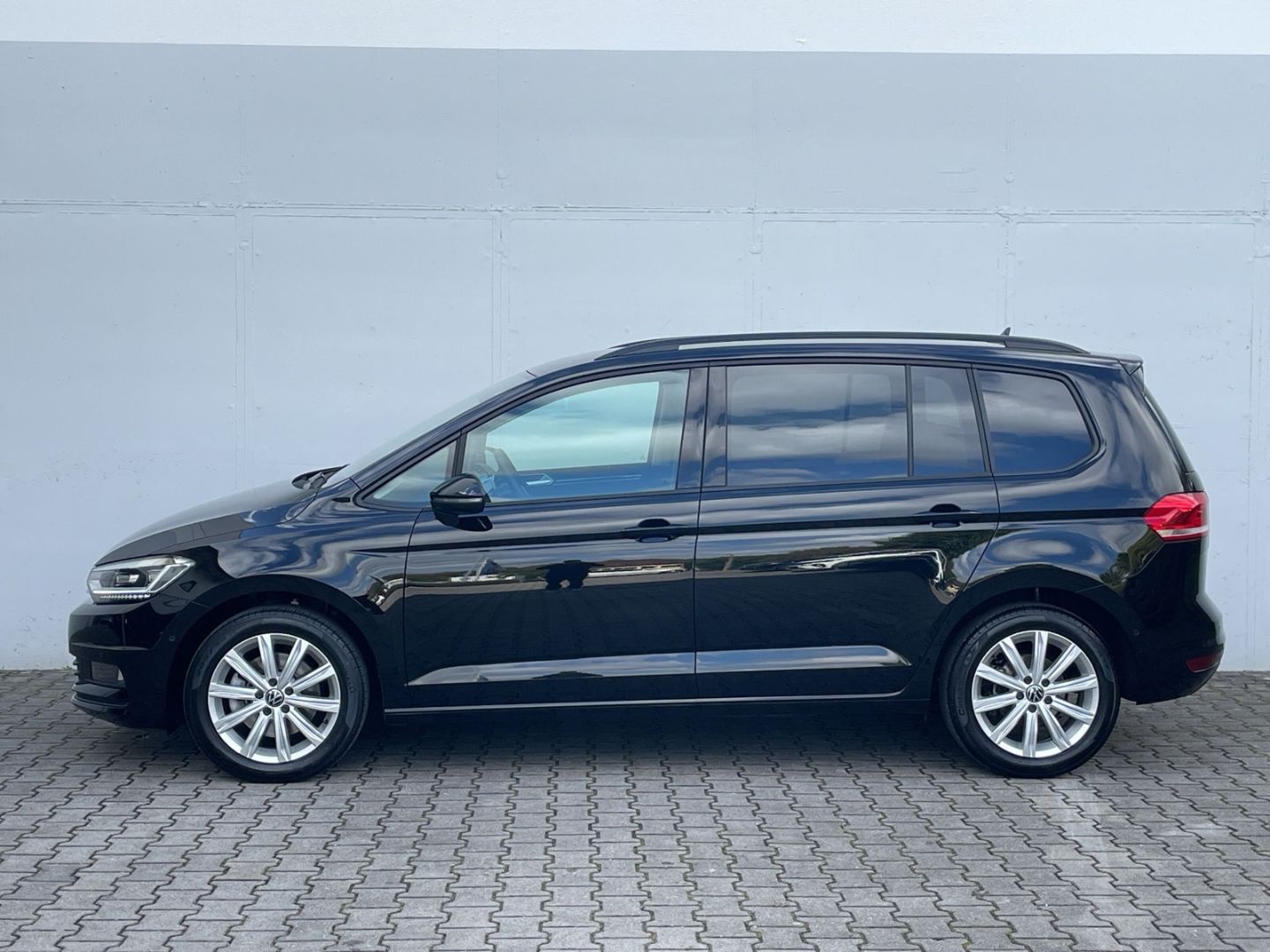 Volkswagen Touran 1.5 TSI DSG Highline AHK Kamera LED Navi foto 4