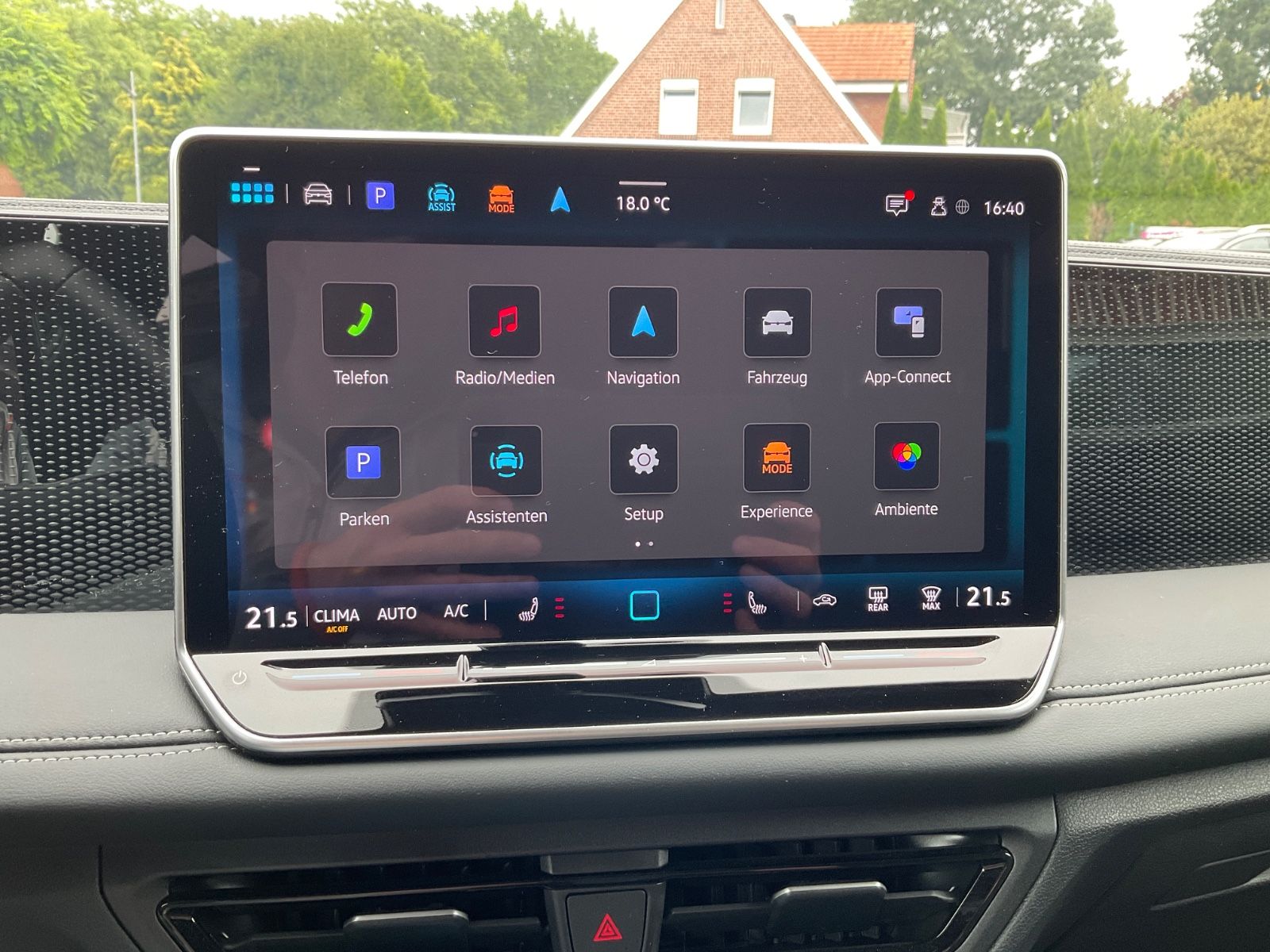 Fahrzeugabbildung Volkswagen Tiguan 1.5 eTSI DSG GOAL,AHK,Kamera,Navi,ACC