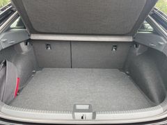 Fahrzeugabbildung Volkswagen Taigo 1.0 TSI DSG R-Line MATRIX NAVI KAMERA AHK