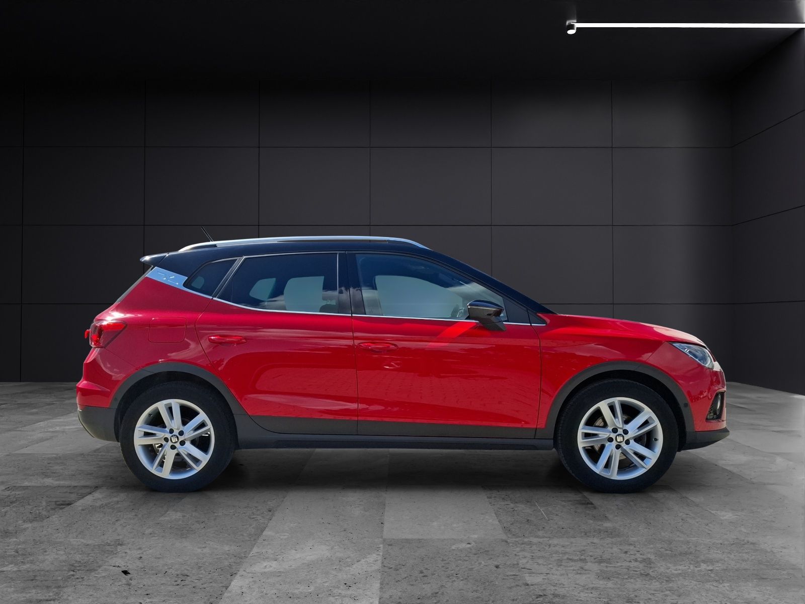 Fahrzeugabbildung SEAT Arona TSI FR-Line Beats LED AHK Navi GRA RFK SH