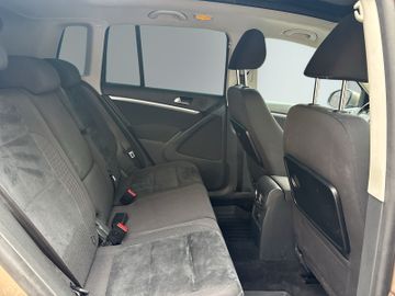 Volkswagen Tiguan - 8
