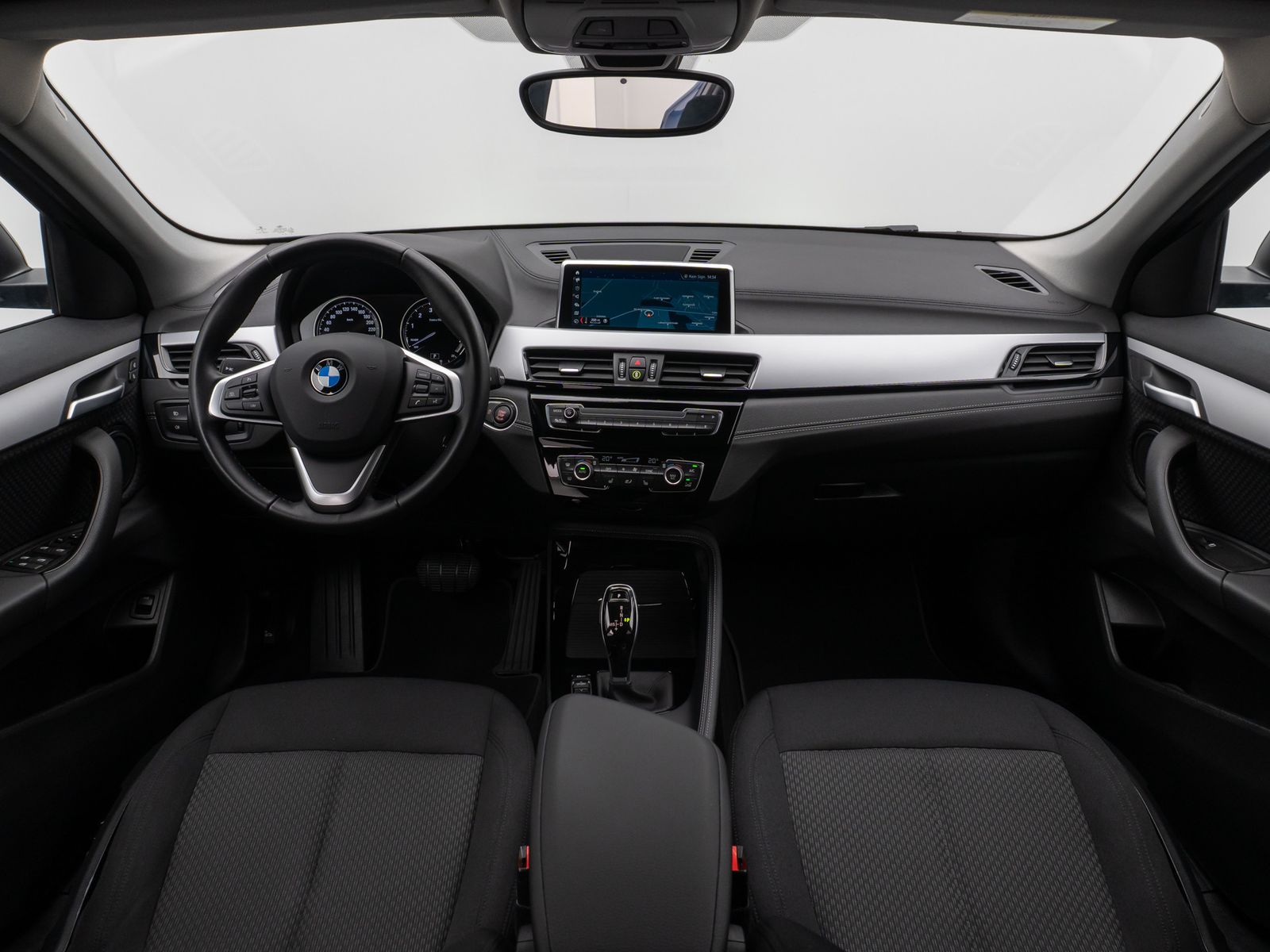 Fahrzeugabbildung BMW X2 sD20i Kamera DAB Komfort HiFi Navi LED Memory