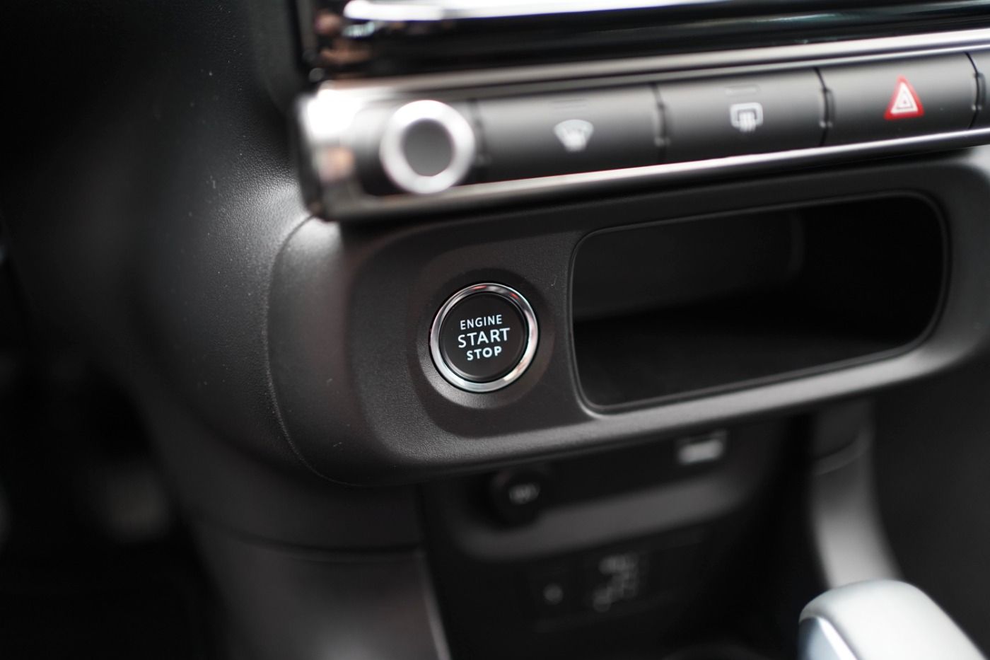 Fahrzeugabbildung Citroën C3 PureTech 110 EAT6 Shine Pack Automatik Navi