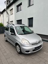 Toyota Yaris 1.4 D-4D Sol Sol TÜV NEU!!!! - Toyota Yaris: D4d Sol