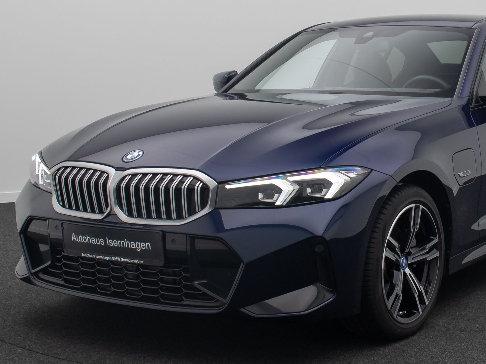 Fahrzeugabbildung BMW 320e M Sport DAB PDC Widscreen Individual 18Zoll