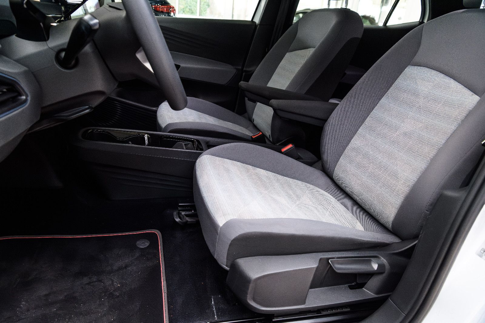 Fahrzeugabbildung Volkswagen ID.3 Pure Performance LED+NAVI+PDC+APP+GJ-REIFEN