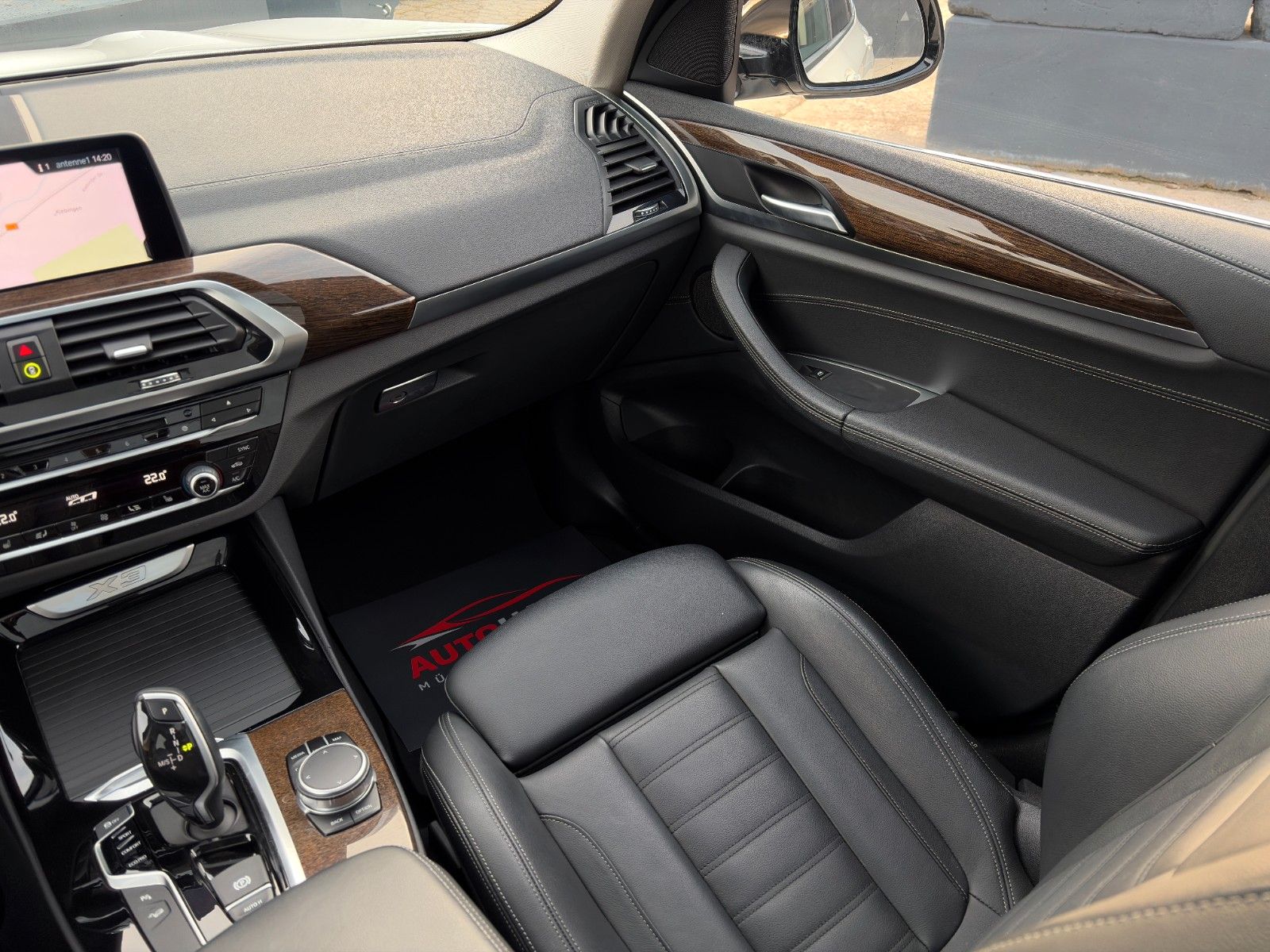 Fahrzeugabbildung BMW X3 xDrive 30i Luxury Line Pano Akustik Komf. HuD