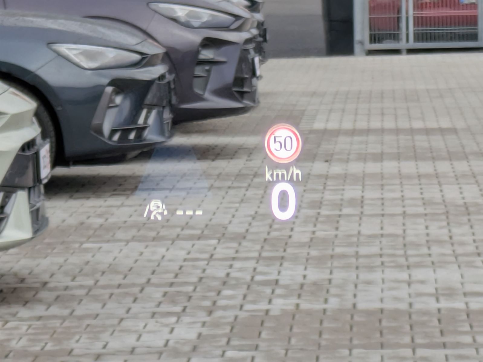 Fahrzeugabbildung Volkswagen Tiguan 2.0 TDI 4M R-Line PANO*H&K*AHK*MATRIX*20"