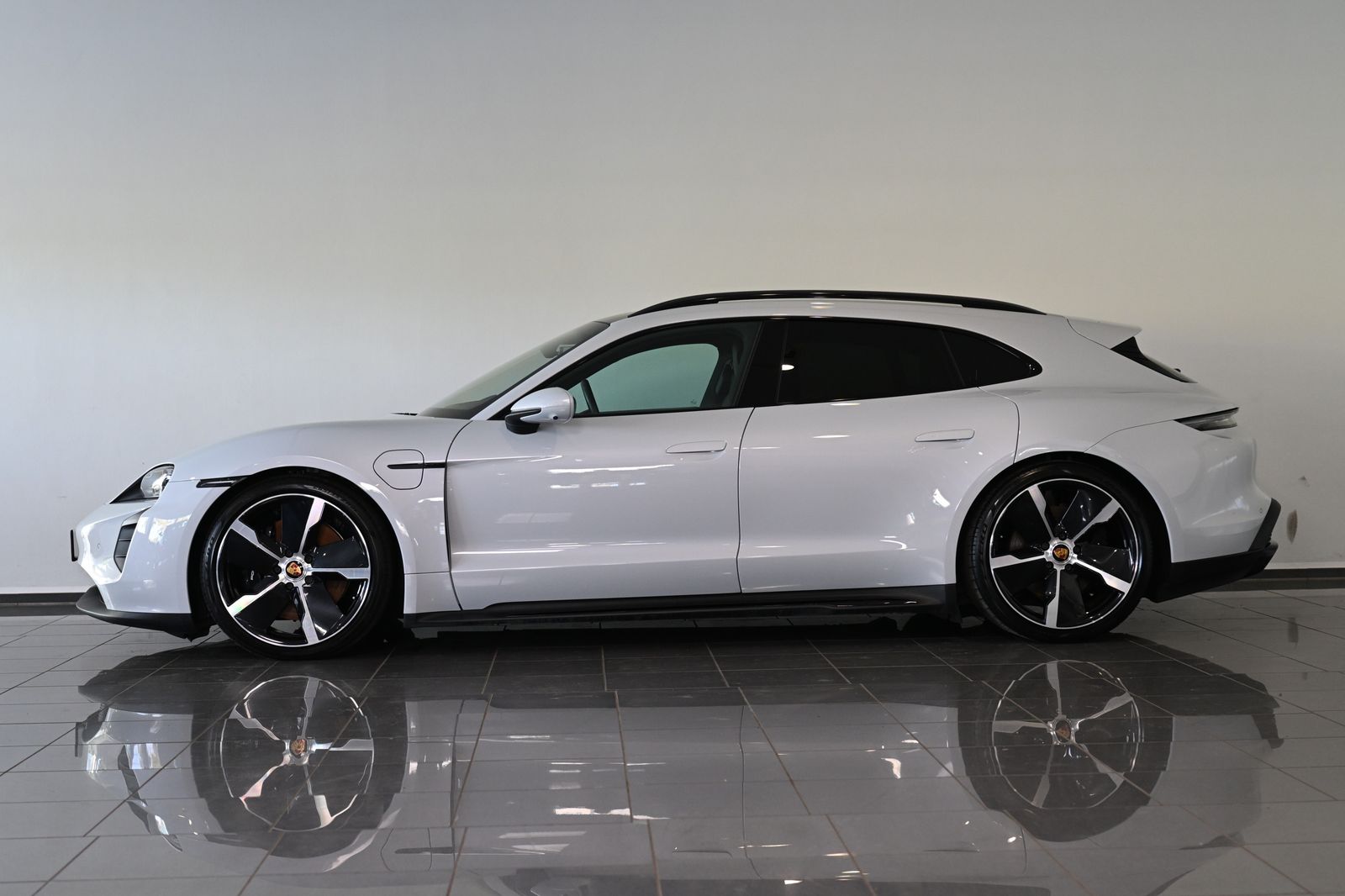 Porsche Taycan GTS Sport Turismo Panorama HUD BOSE 21" imagem 3