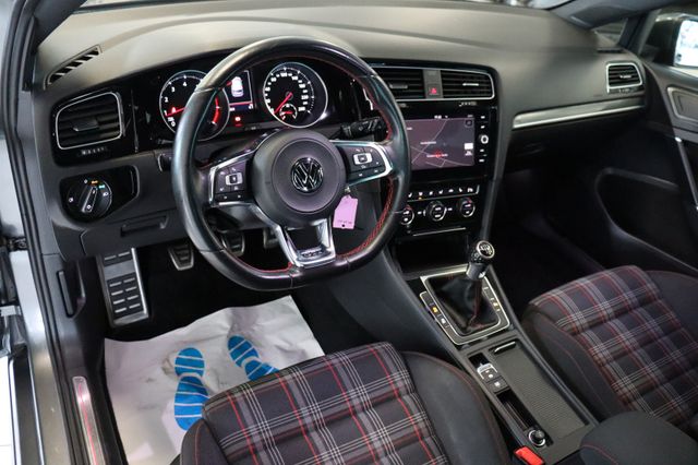 Fahrzeugabbildung Volkswagen Golf VII Lim. GTI BMT/Start-Stopp|LED|ACC|NAVI|
