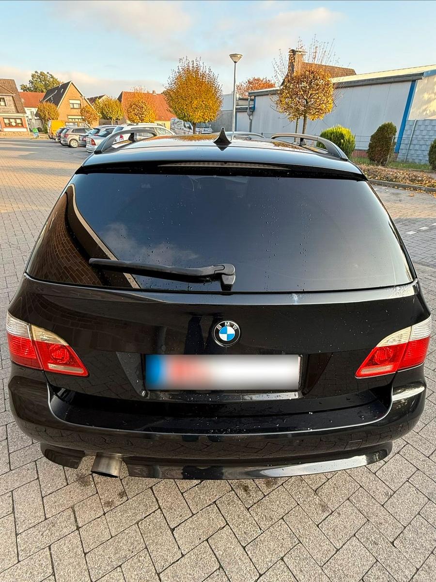 BMW 520 2006 — interior