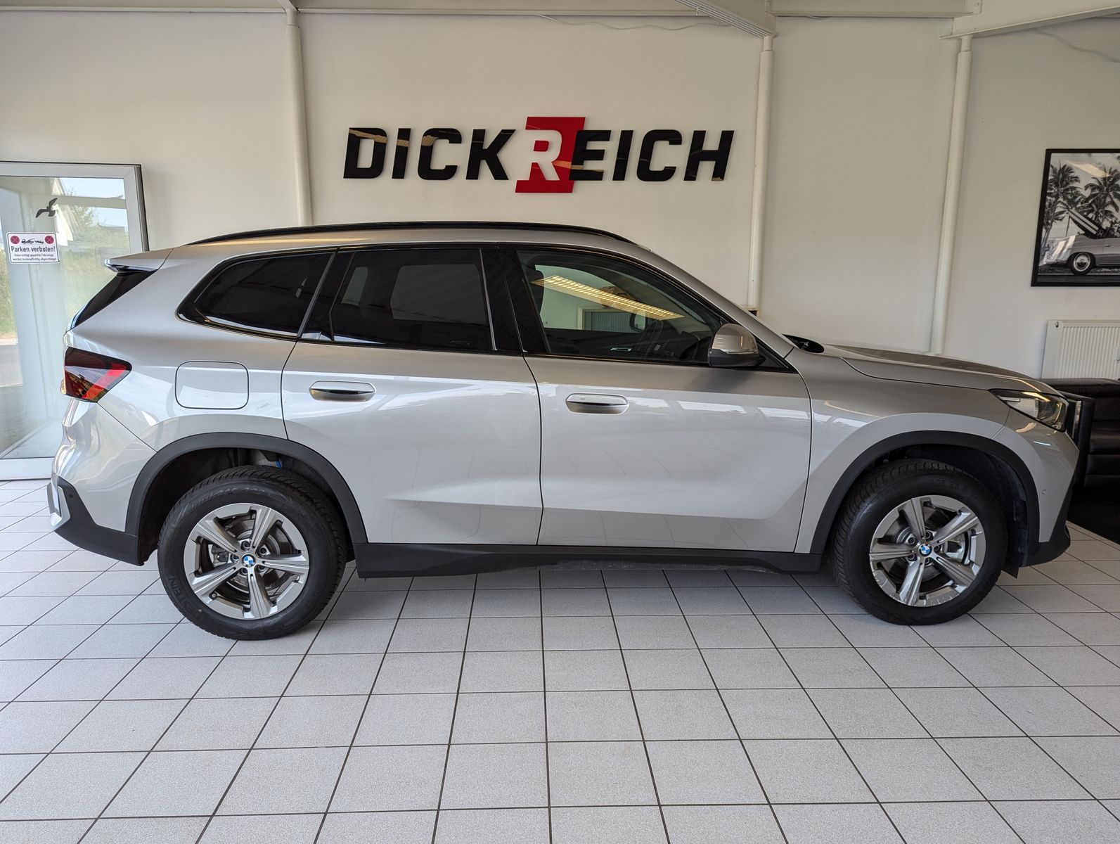 BMW X1 20 i Pano Premium-Travel-Paket AHK - Image 8