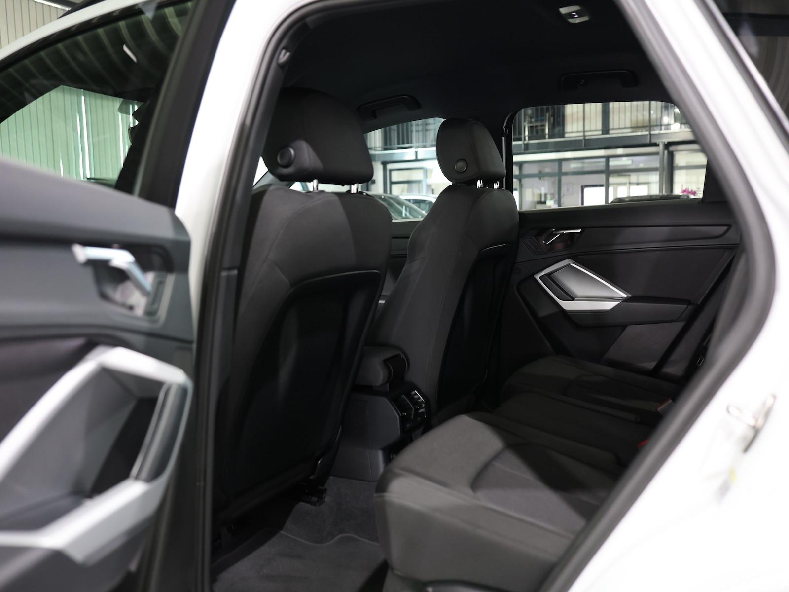 Audi Q3 35 TFSI ADVANCED WHITE & BLACK / LED /, миниатюра 17