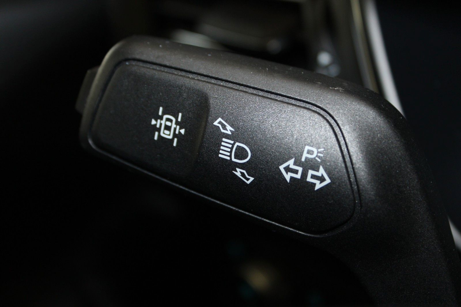 Fahrzeugabbildung Ford Kuga Titanium X Automatik LED Pano STDHZ WinterP