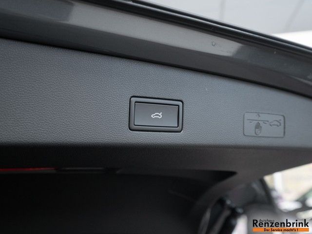 Golf VIII Variant R-Line eTSI DSG Black-Style Pa
