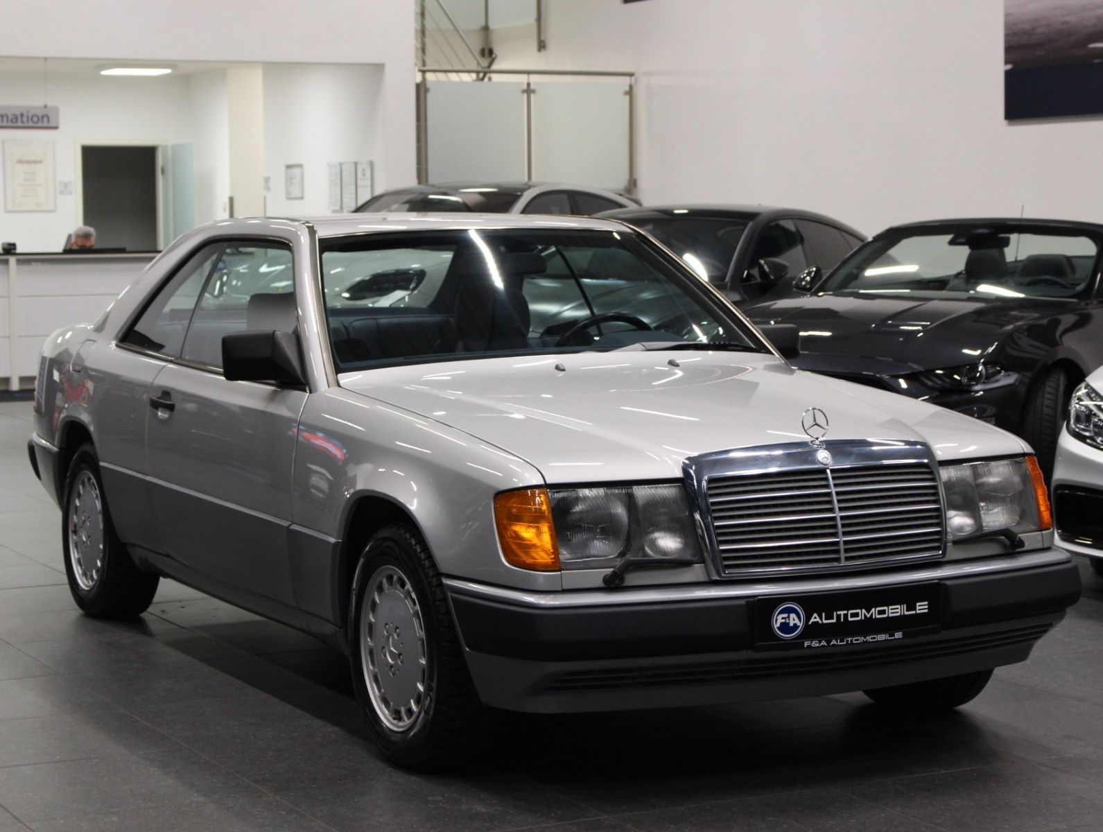 Fahrzeugabbildung Mercedes-Benz 300 CE Coupe Dt.Fzg.+19Tkm+Original Zustand