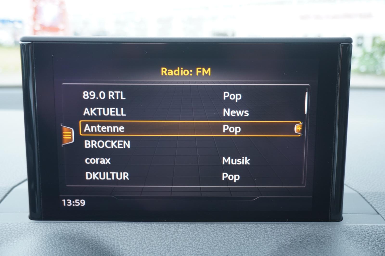 Audi Q2 1.0 TFSI sport ultra Navi LED Tempomat PDC