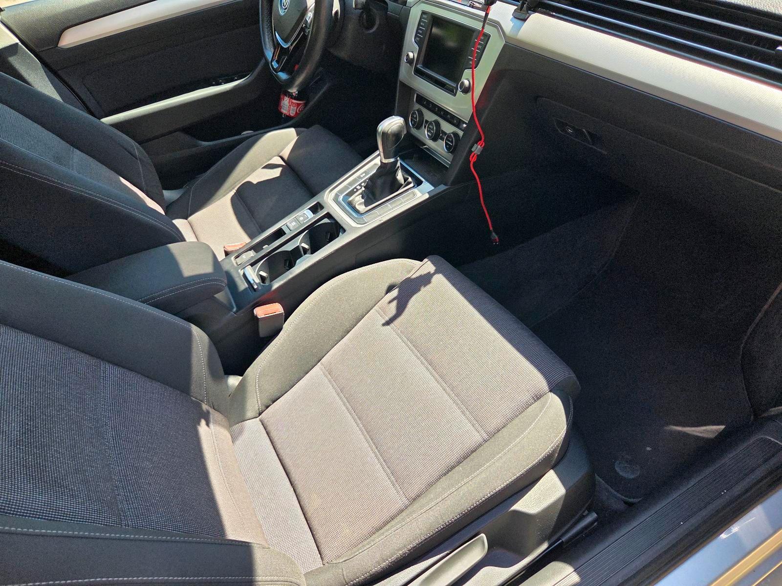 Volkswagen Passat 2015 — photo 12