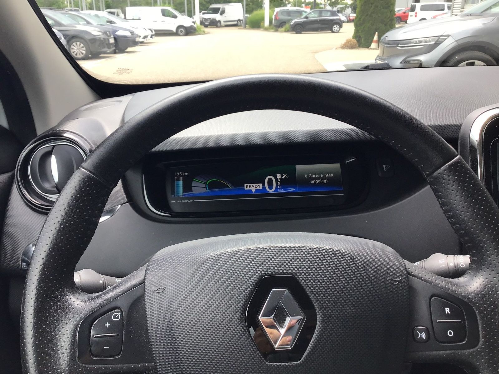 Fahrzeugabbildung Renault ZOE LIFE zzgl. BATTERIE-MIETE/SHZ/BOSE/