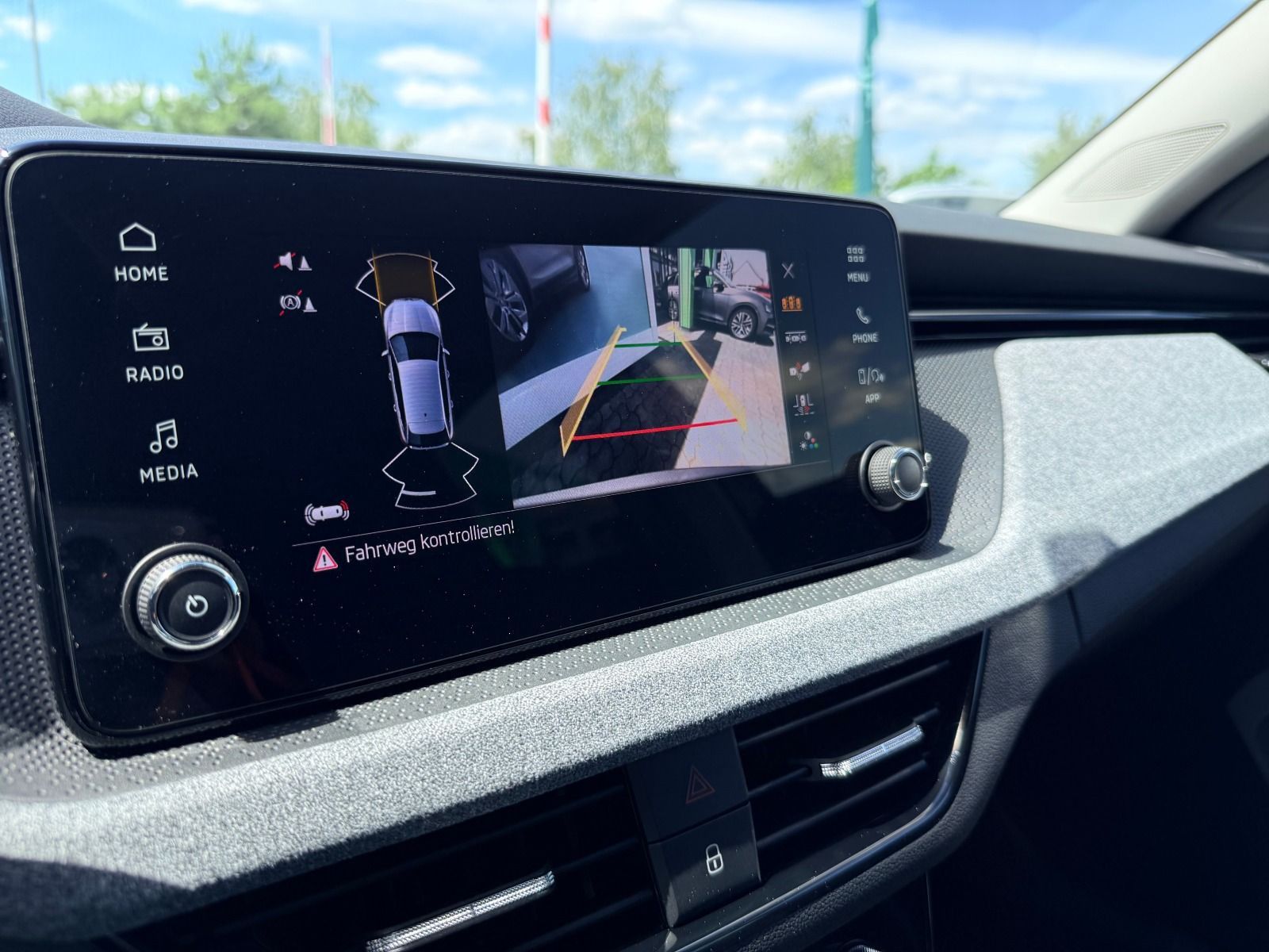Fahrzeugabbildung SKODA Scala Selection Tour 1.0 TSI 70kW*5-Gang*RFK*Sma