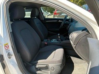 Fahrzeugabbildung Audi A3 Limo 35 TFSI >S Line/PANO/NAV/LED/Sitzheiz<