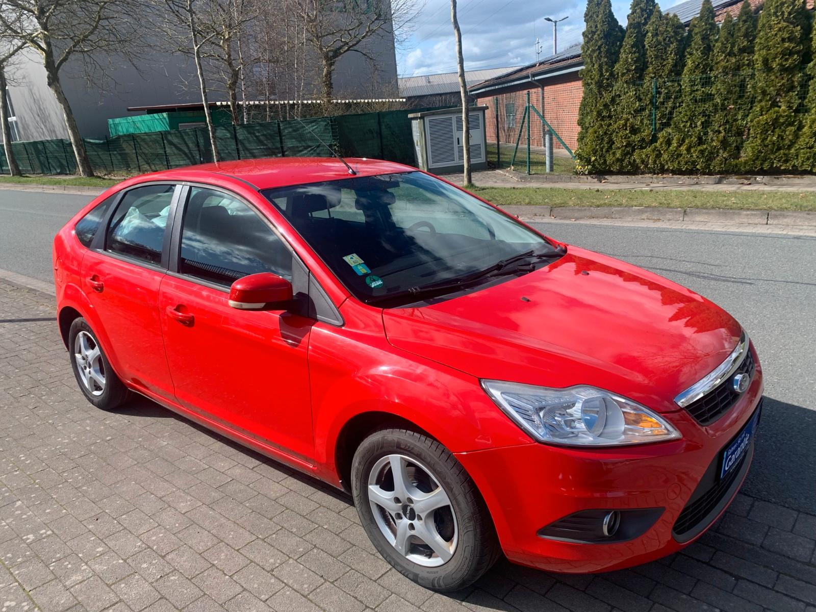 Ford Focus 1,4 Scheckheft AHK 2.Hand TÜV NEU
