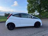 Toyota Aygo x-play connect, sparsam, gepflegt 