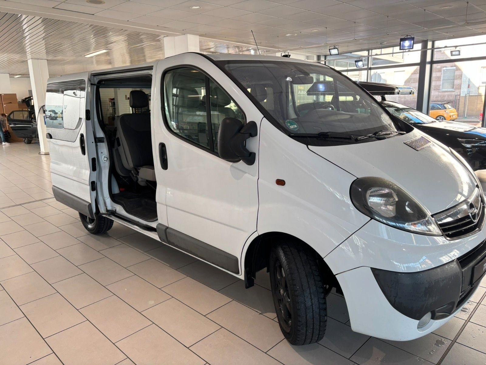 Fahrzeugabbildung Opel Vivaro 2.0D Kombi L1H1 9-SITZE/KLIMA/ALU/SolarPr