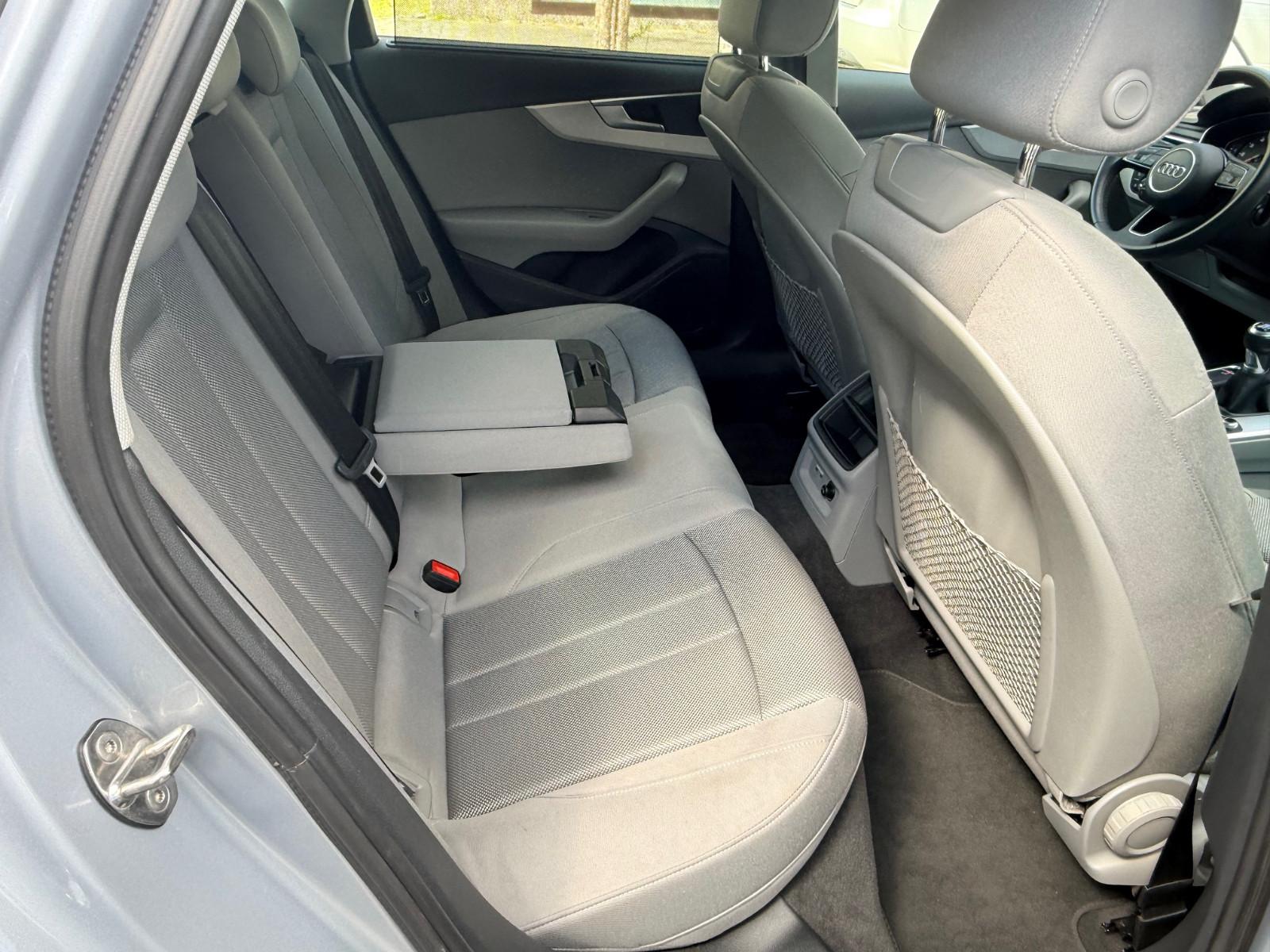 Audi A4 Avant 35 TFSI,Navi,LED,PDC v&h
