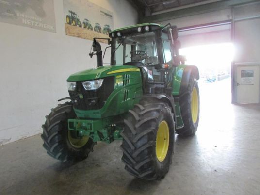 John Deere 6115M   PQ+40