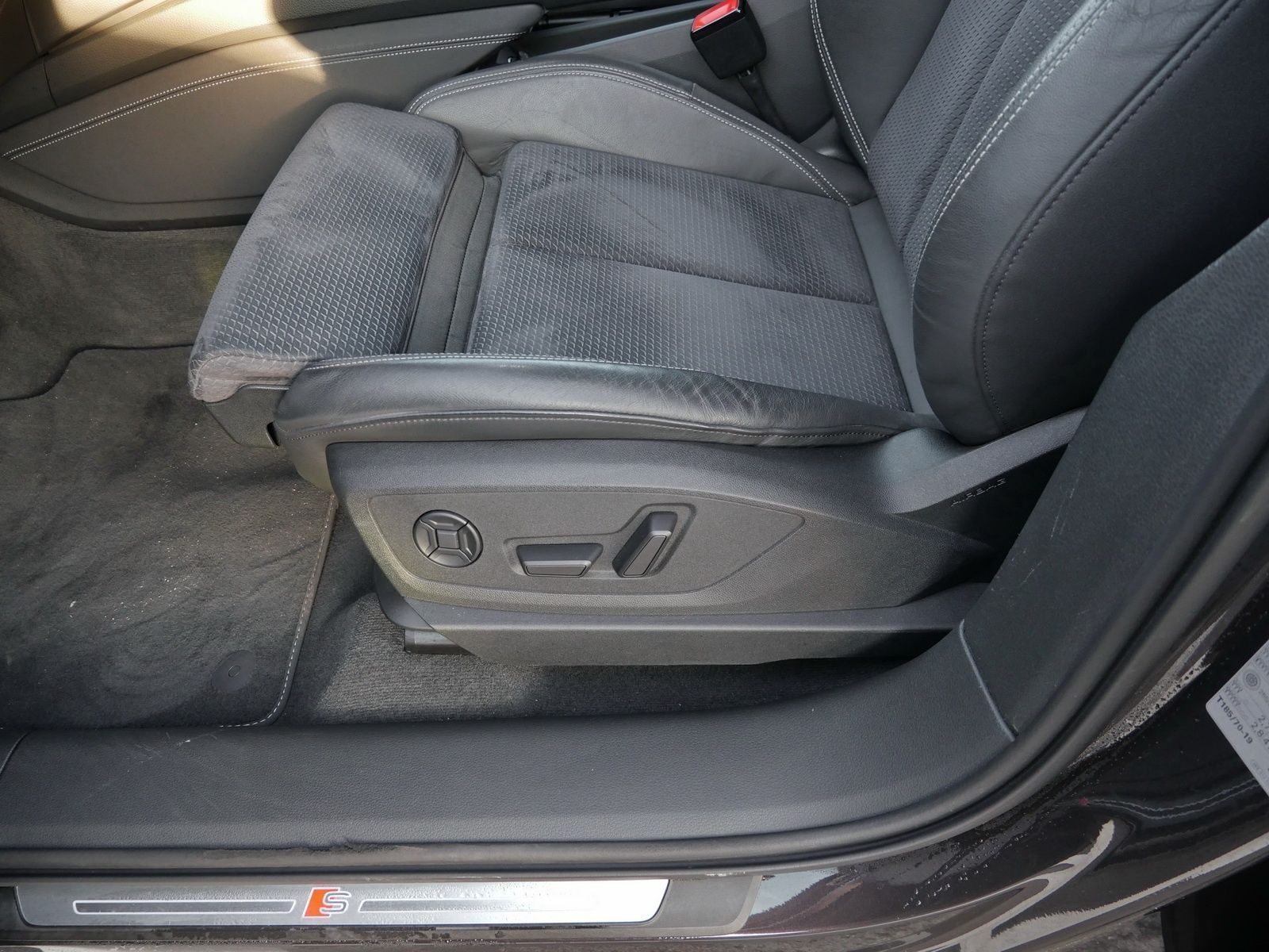 Audi Q8 e-tron - Bild 23