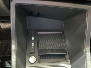 Ford Grand Tourneo Connect PHEV Active