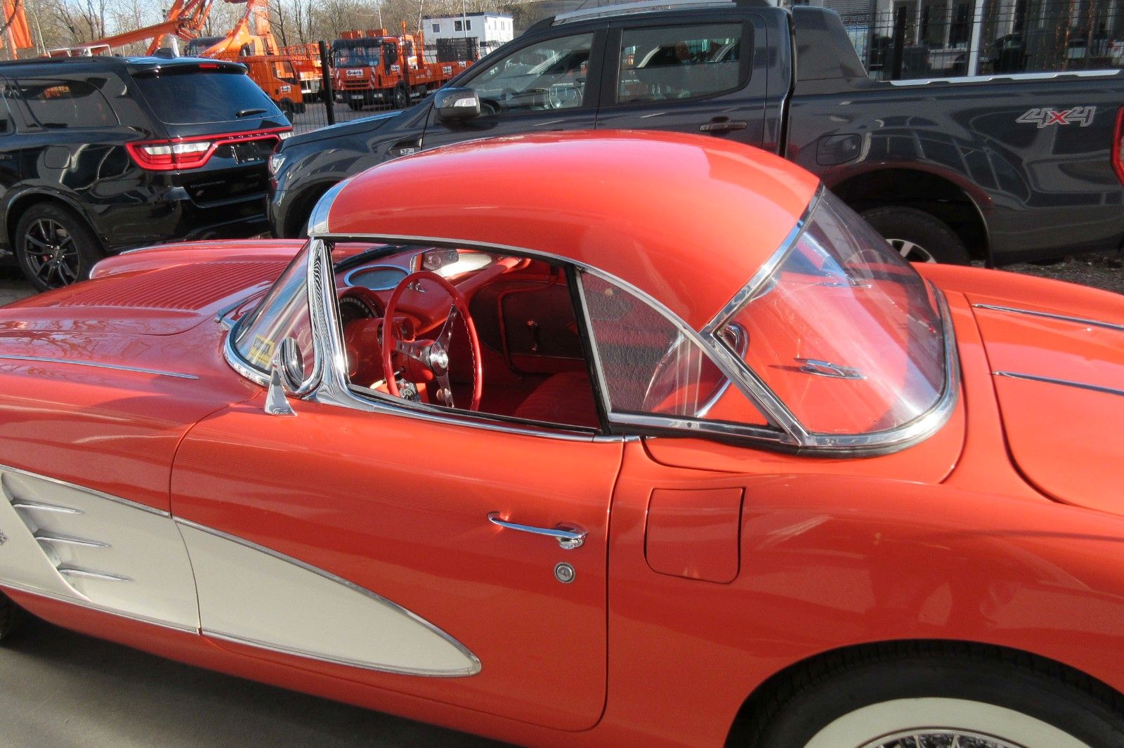 Vehicle photo 10
