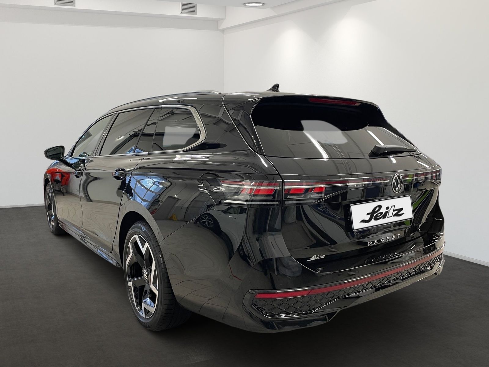Volkswagen Passat Variant 2.0 TDI R-Line AHK HEAD-UP PANO foto 5