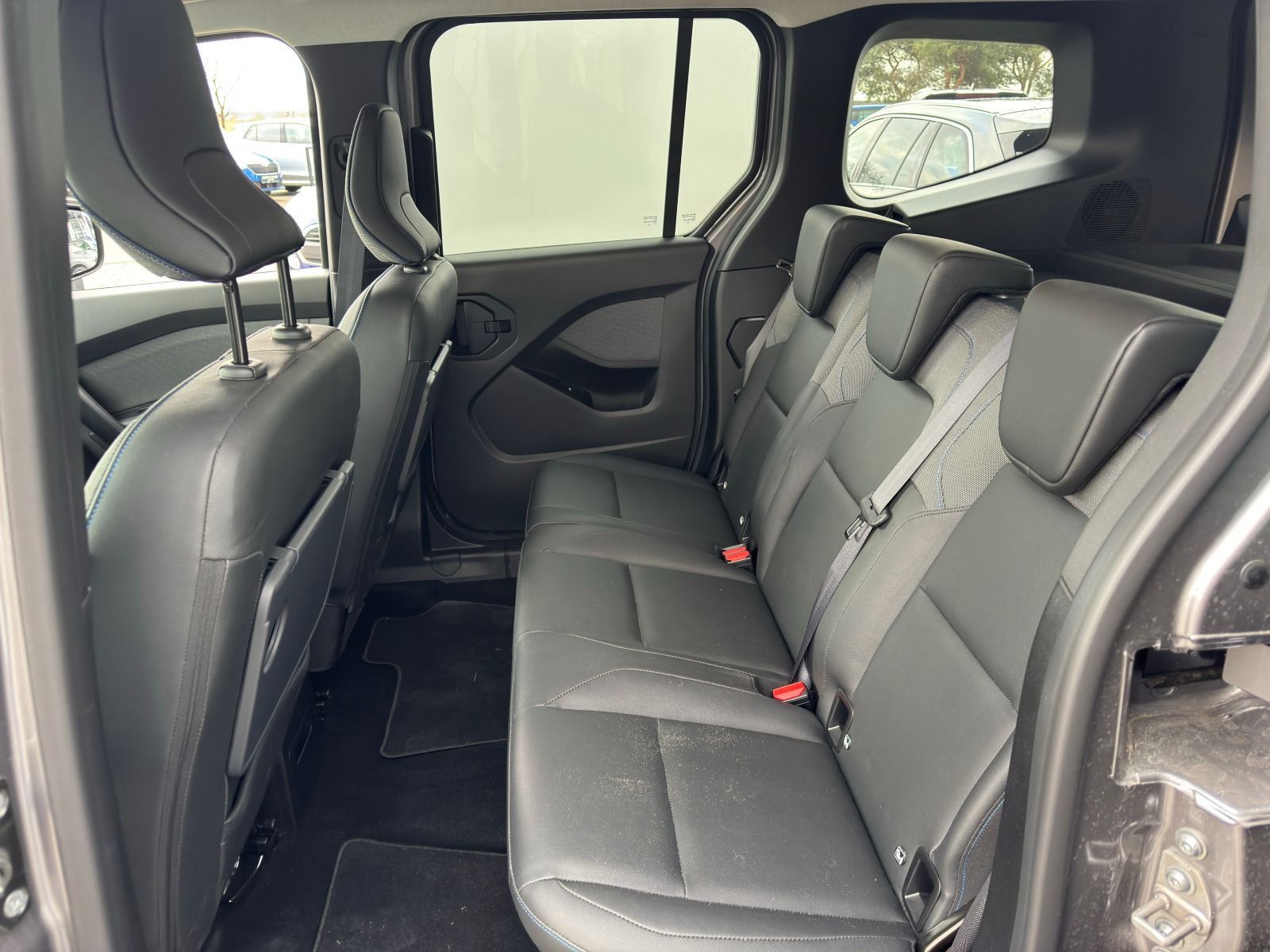 Fahrzeugabbildung Nissan Townstar Kombi 131PS 6-Gang*360°Cam*LED*NAVI*