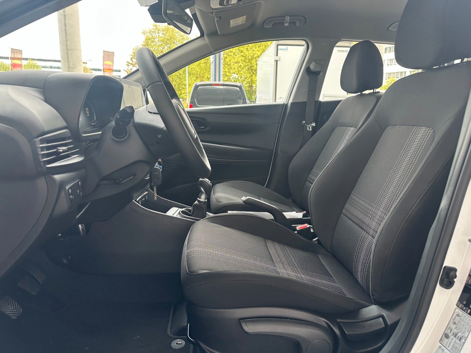 Fahrzeugabbildung Hyundai i20 Select 100PS Navi/PDC/kamera!